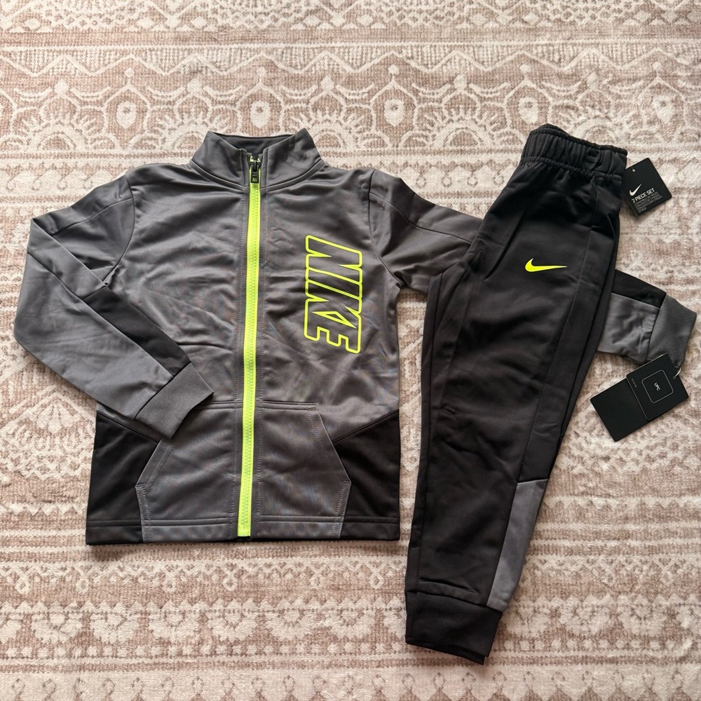 Nike Boys Tracksuit Set 4T Gray Black Neon Outfit NWT